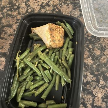 Spicy Girl - Unseasoned Salmon and green beans - Personal Chefs Near Me - Vallejo, California Spicy Girl - Unseasoned Salmon and green beans - Personal Chefs Near Me - Vallejo, California