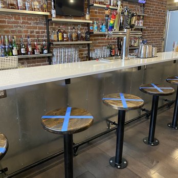 Slapfish - Bar with seating restrictions due to Covid - Seafood Near Me - Indianapolis, Indiana