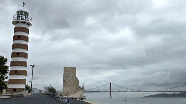 Monument to the Discoveries by null
