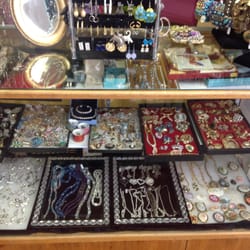Dawn Marie's Treasures - Vintage Jewerly