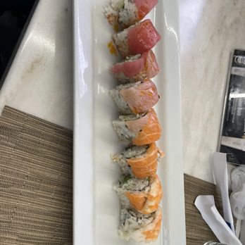 Wicker Park Sushi - Rainbow roll - Sushi Bars Near Me - Chicago, Illinois