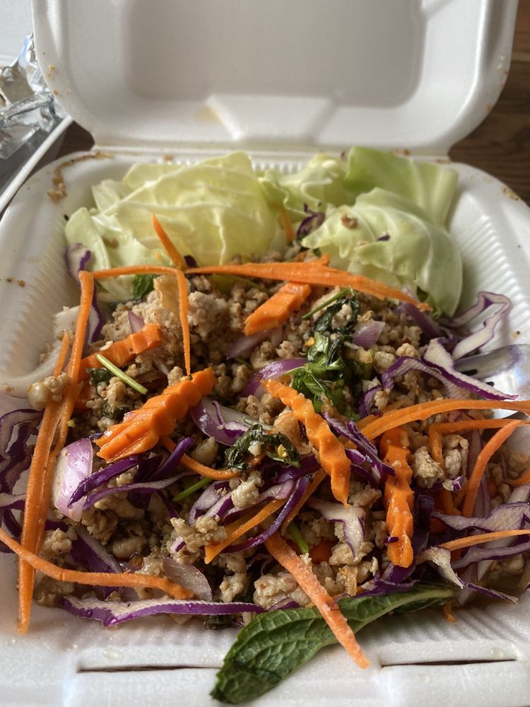 Mom Can Cook Thai Kitchen