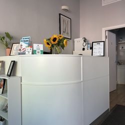 Wandsworth Physiotherapy - Check in desk