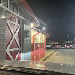 Charlie's Chicken & Catering