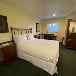 Castillo Inn at the Beach - Room 17