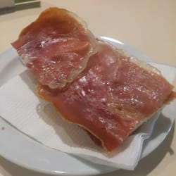 Casa Vella - Media tostada con tomate y jamón