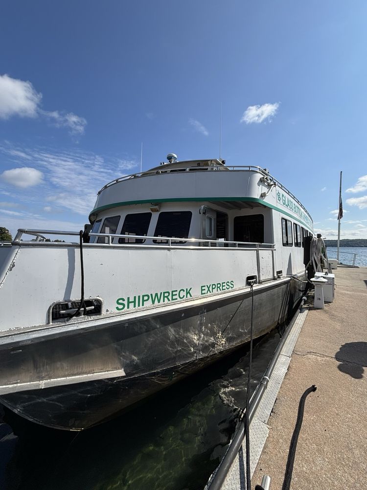 Shipwreck Tours Logo
