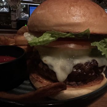 The Dead Rabbit - Burgers - Cocktail Bars Near Me - New York, New York