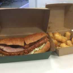 Pork belly sandwich and potato gems with rosemary Pork belly sandwich and potato gems with rosemary