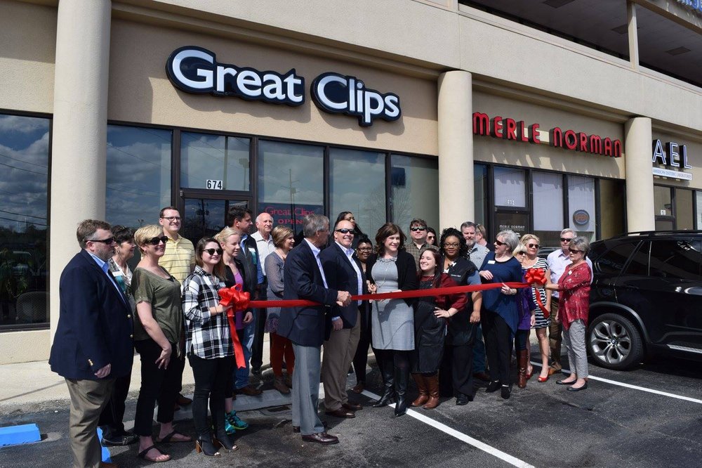 GREAT CLIPS VESTAVIA HILLS CITY CENTER 17 Reviews Hair Salons 674