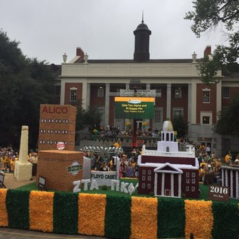Baylor University - Parade, parade, parade! They went all out on the floats this year! - Colleges & Universities Near Me - Waco, Texas