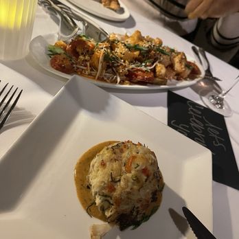 Del Frisco's Double Eagle Steakhouse - The best crab cake I have ever had in my life and delicious calamari - Seafood Near Me - Boston, Massachusetts