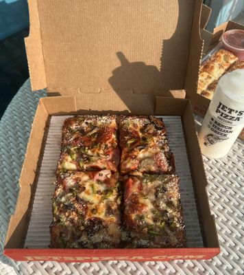 Jet's Pizza by null