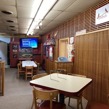 Pizza Chef - view of main dining area (thankfully, sports playing quietly on television) - Pizza Near Me - Jonesboro, Arkansas