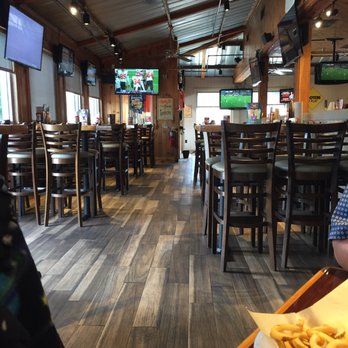 Hooters - Sports Bars Near Me - Cartersville, Georgia