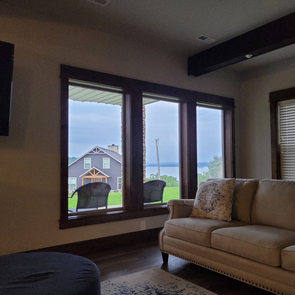 Antlers Resort - Windows with no blinds - Resorts Near Me - Branson, Missouri