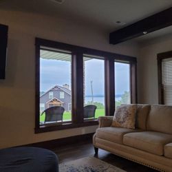 Antlers Resort - Windows with no blinds