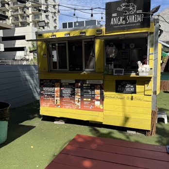 Waikiki Garlic Shack - Food truck - Seafood Near Me - Honolulu, Hawaii