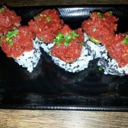 SUGOI - Spicy tuna uramaki