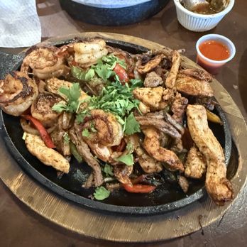 Los Jarrones - Fajitas - Mexican Near Me - El Paso, Texas
