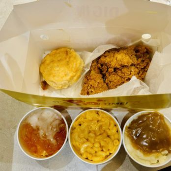 Bojangles - Two piece leg and thigh combo with Peach Cobbler - Fast Food Near Me - Lebanon, Tennessee