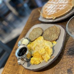 Egg Harbor Café - Eggs with pepper Jack cheese and chicken sausage