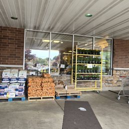 Exterior outside entrance of Giant Food Stores - Lancaster, Pennsylvania Exterior outside entrance of Giant Food Stores - Lancaster, Pennsylvania