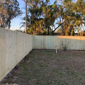 LM On my way home services - a fence in a backyard - Fences & Gates Near Me LM On my way home services - a fence in a backyard - Fences & Gates Near Me