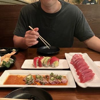 EAT'S SUSHI - Sushi Bars Near Me - Costa Mesa, California