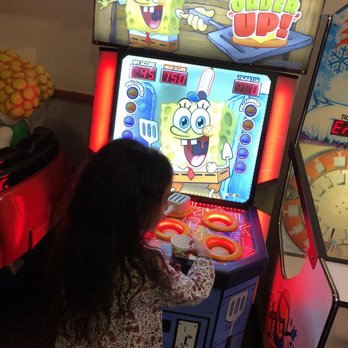 Chuck E. Cheese - New spongebob whack a mole but whack a burger - Pizza Near Me - Honolulu, Hawaii
