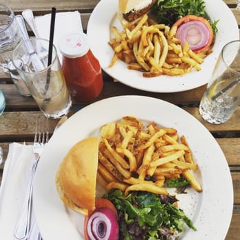 Chez Oskar - French Near Me - Brooklyn, New York