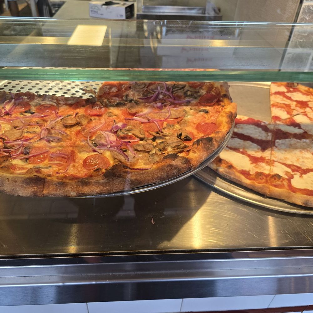 Joe's Pizza - Pizza Near Me - Miami, Florida