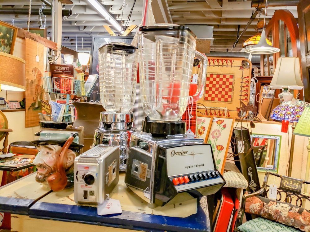 PICKER JOE’S ANTIQUE MALL 106 Photos & 26 Reviews Antiques 217 E