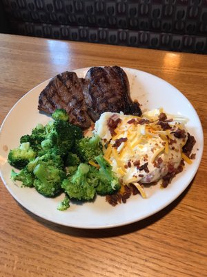 Applebee's Grill + Bar by null