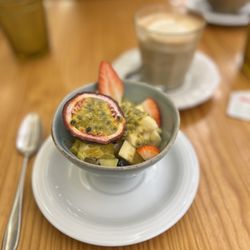 Mercador Café - Fruit bowl - lovely