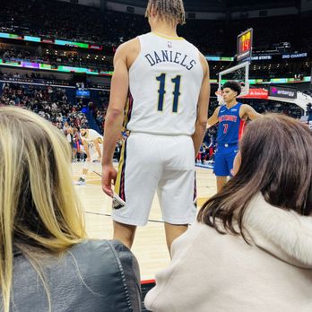 Smoothie King Center - Court side - Stadiums & Arenas Near Me - New Orleans, Louisiana