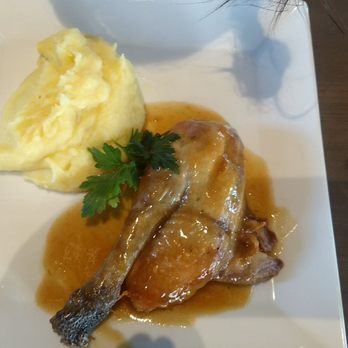 Le Bosquet - Chicken with buttery mashed potatoes - Bars Near Me - Paris, 75 Le Bosquet - Chicken with buttery mashed potatoes - Bars Near Me - Paris, 75