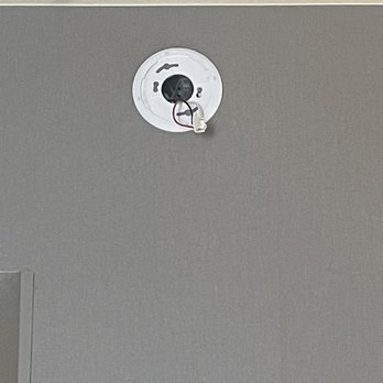 Hampton Inn & Suites Denver-Downtown - Disconnected smoke device in bedroom - Hotels Near Me - Denver, Colorado