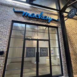 Mackay Dental Associates - Entrance