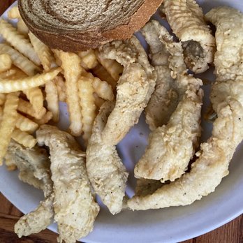Coach's Pub'n'grill - a plate of food - Pubs Near Me - Milwaukee, Wisconsin