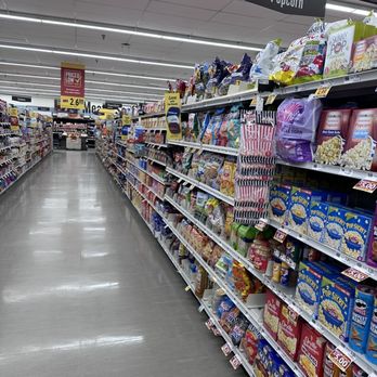 Food Lion - a grocery store aisle filled with snacks - Delis Near Me - Williamsburg, Virginia Food Lion - a grocery store aisle filled with snacks - Delis Near Me - Williamsburg, Virginia