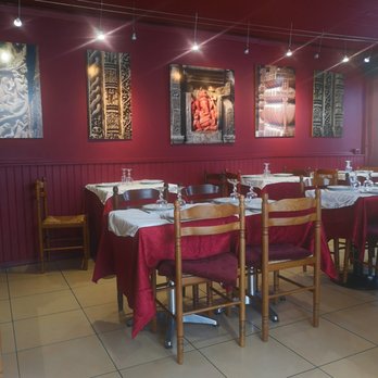 Ganesh - Restaurant Ganesh - Restaurant Indien à Nîmes - salle colorée et chaleureuse - Indian Near Me - Nîmes, 30 Ganesh - Restaurant Ganesh - Restaurant Indien à Nîmes - salle colorée et chaleureuse - Indian Near Me - Nîmes, 30