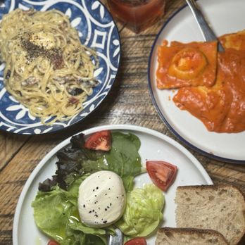 Grano Pasta Bar - Carbonara, ravioli al formaggio à la vodka, burrata salad - Italian Near Me - Baltimore, Maryland