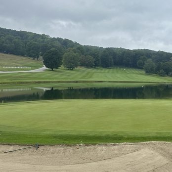 Boyne Highlands Resort - View of the 18th hole green, pond and fairway of the Heather course. - Resorts Near Me - Harbor Springs, Michigan Boyne Highlands Resort - View of the 18th hole green, pond and fairway of the Heather course. - Resorts Near Me - Harbor Springs, Michigan