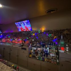 Polomoni's Bar and Cocktail Lounge - Bar
