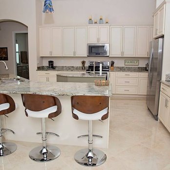 Harden Custom Homes - Custom kitchen inside of the Royal Oak custom Geneva plan Fort Myers - General Contractors Near Me - Fort Myers, Florida Harden Custom Homes - Custom kitchen inside of the Royal Oak custom Geneva plan Fort Myers - General Contractors Near Me - Fort Myers, Florida