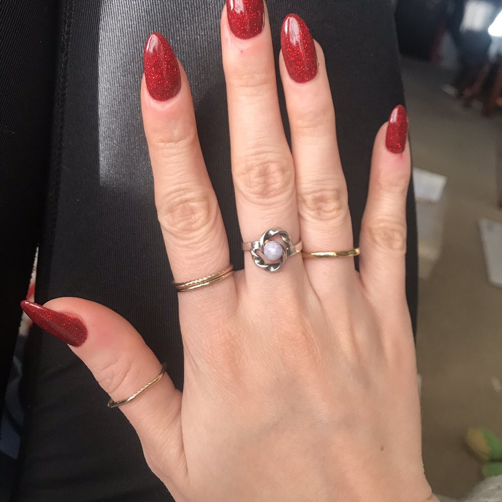 Dip powder nail with acrylic tip