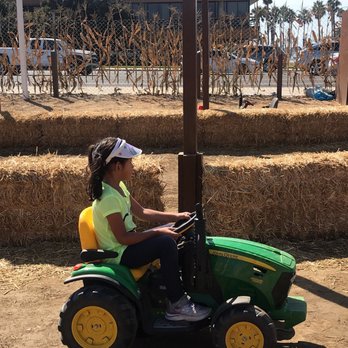 Pa's Pumpkin Patch - Amusement Parks Near Me - Lakewood, California
