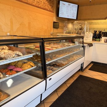 La Reyna Bakery - Bakeries Near Me - Windsor, California La Reyna Bakery - Bakeries Near Me - Windsor, California