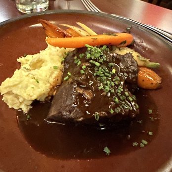 1913 Restaurant & Wine Bar - Boneless Braised Short Rib - Bars Near Me - Roselle, Illinois